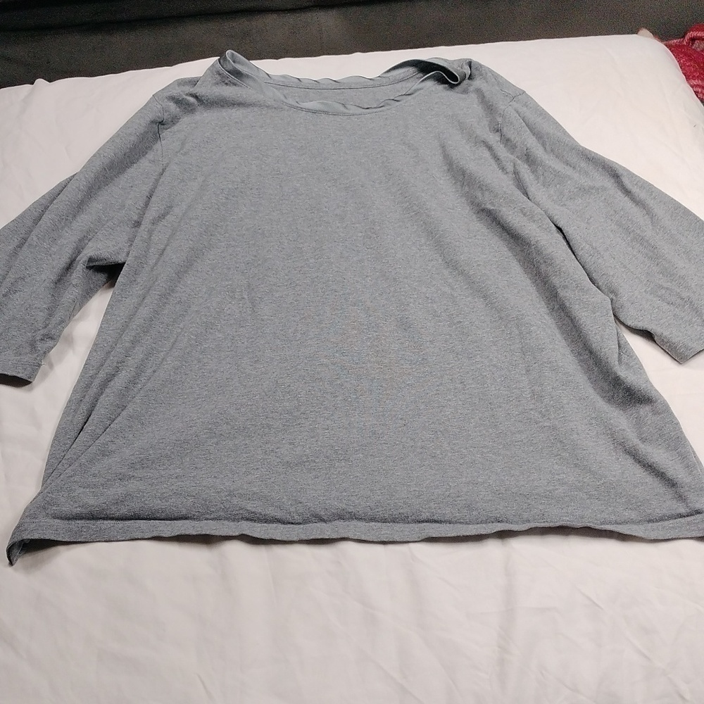 Women's  2X top